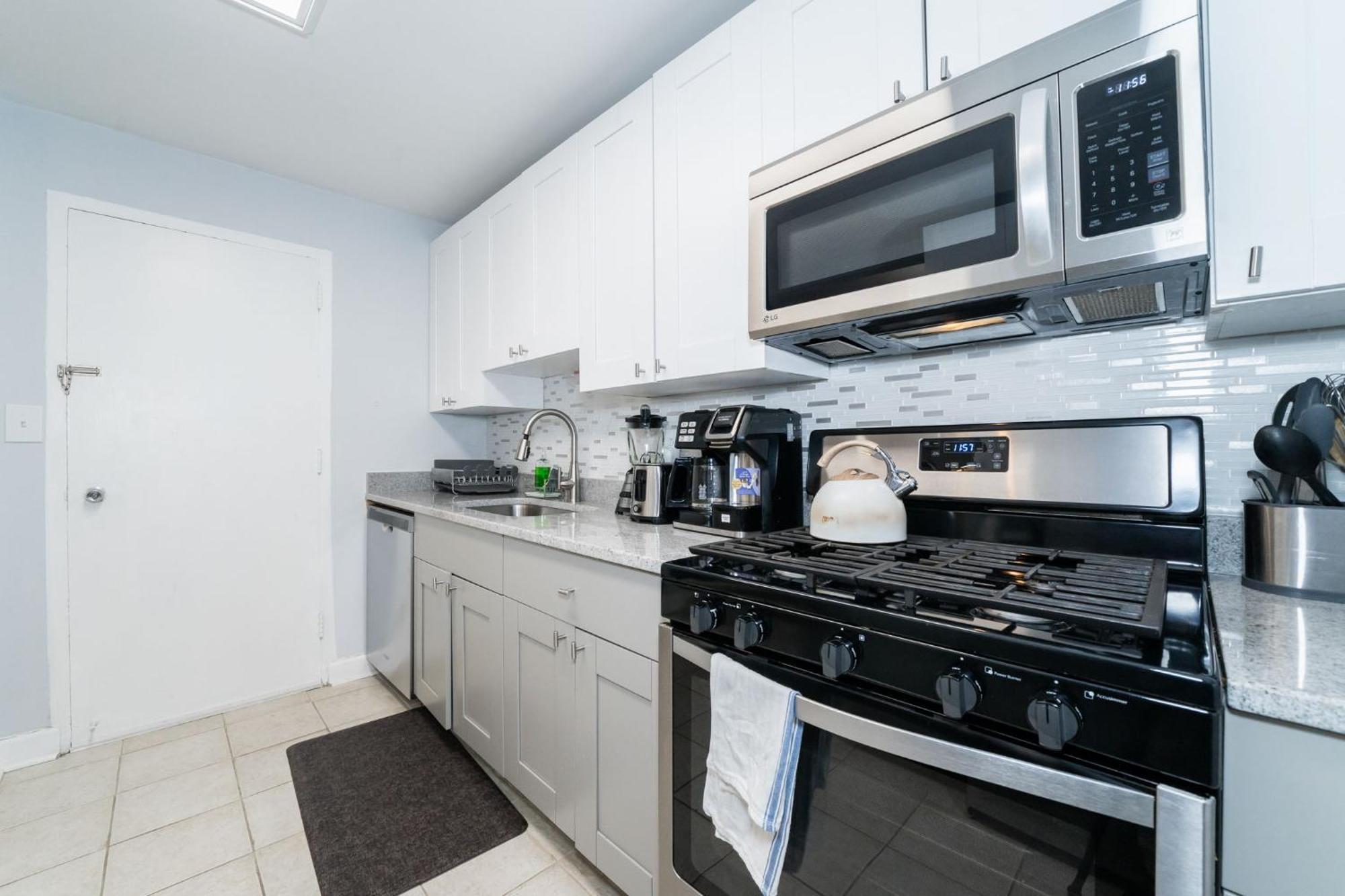 21Floor-Renovated 2Br,1Bath King And Queen Bed And Parking Atlanta Buitenkant foto